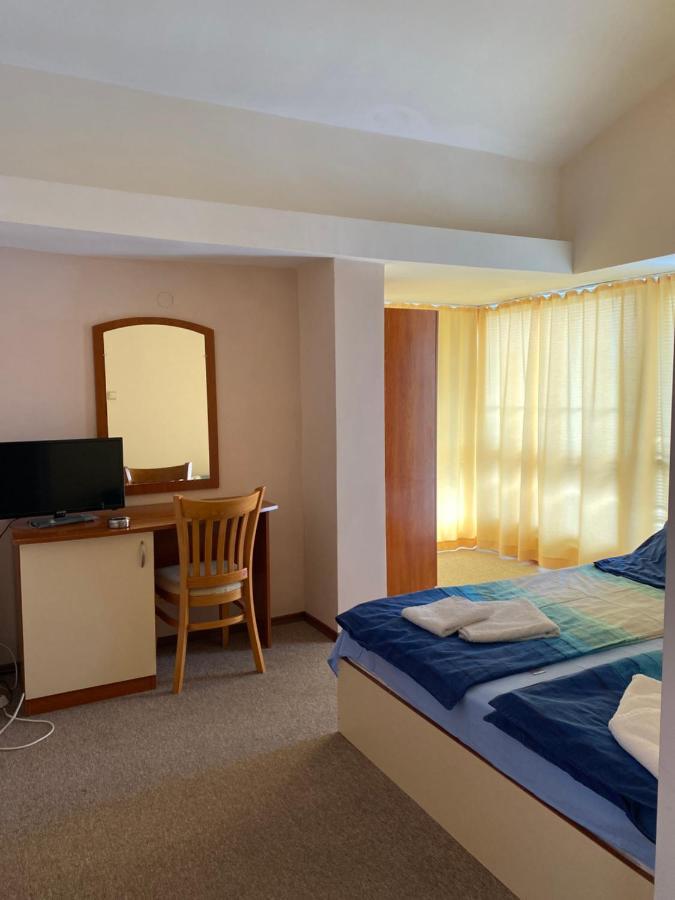 Family Hotel Neptun - Лозенец Экстерьер фото