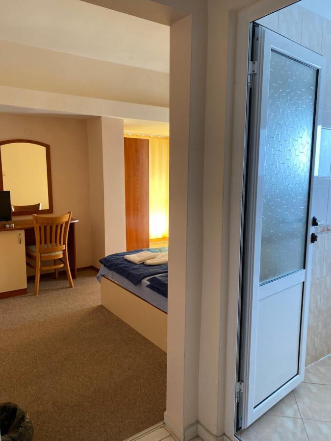 Family Hotel Neptun - Лозенец Экстерьер фото