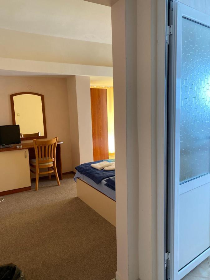 Family Hotel Neptun - Лозенец Экстерьер фото