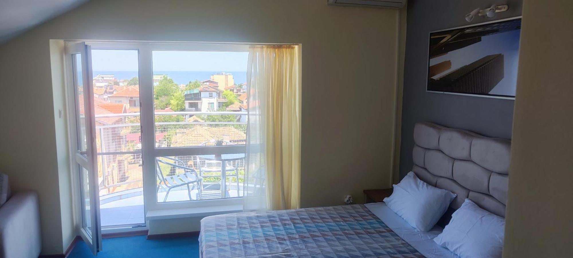 Family Hotel Neptun - Лозенец Экстерьер фото